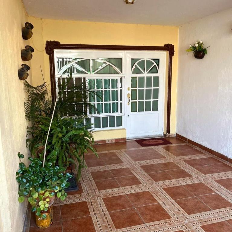 Casa Paraíso céntrica y con estacionamiento a minutos del zoológico - Vacation Home - 10