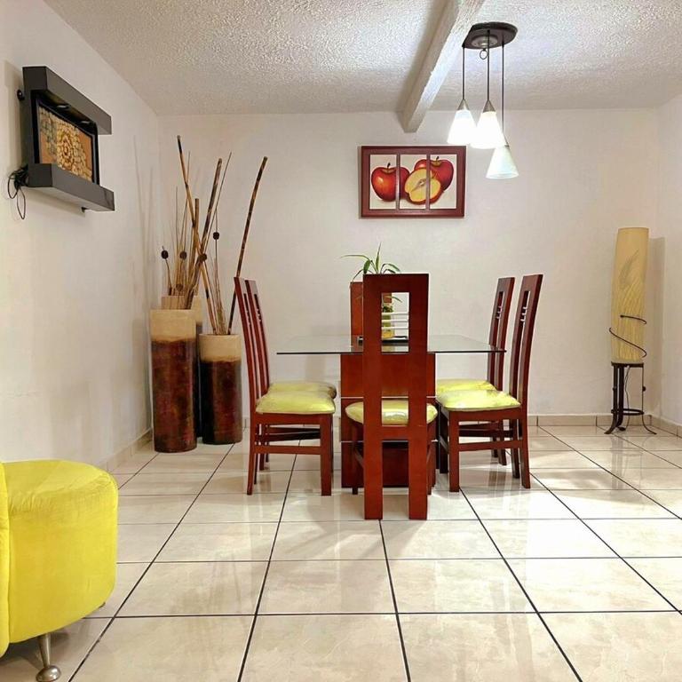 Casa Paraíso céntrica y con estacionamiento a minutos del zoológico - Vacation Home - 14
