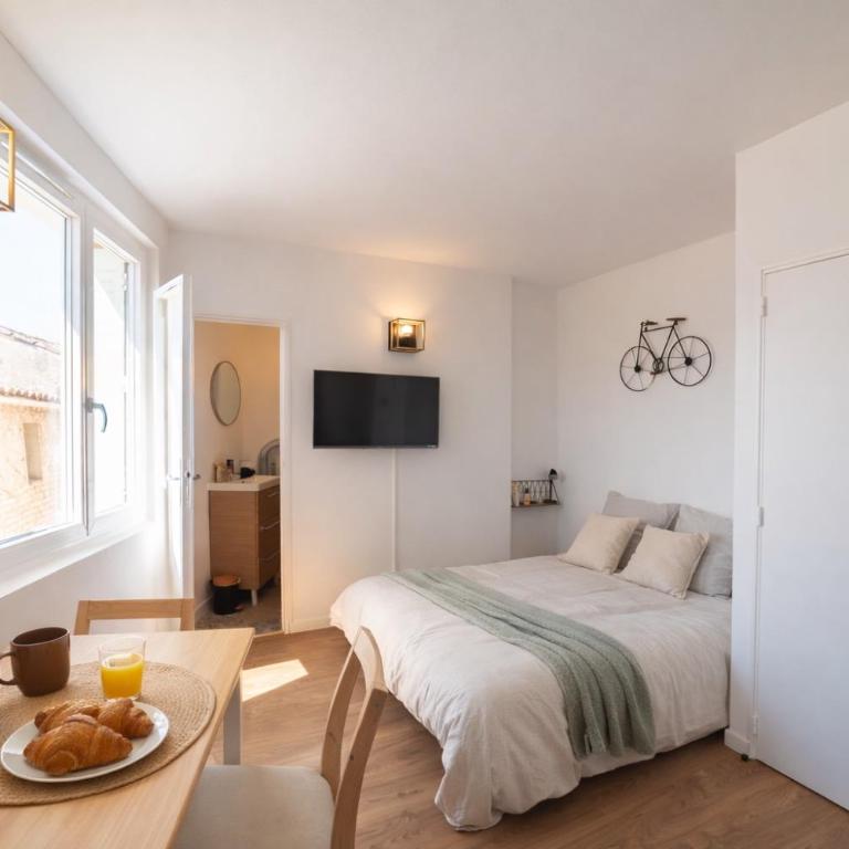 Escapade à deux en Provence, Adresse calme, centre à pied, Wifi, Climatisation et Parking gratuit à 50m - Studio - 4