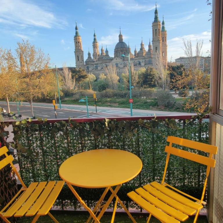 Front Views To El Pilar ComoTuCasa - Three-Bedroom Apartment - 3