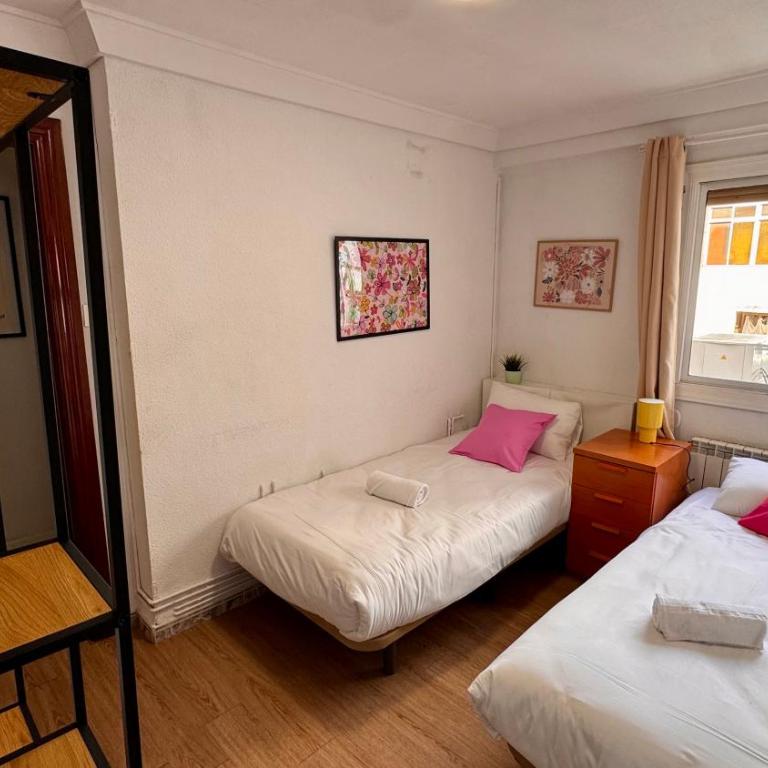 Front Views To El Pilar ComoTuCasa - Three-Bedroom Apartment - 21