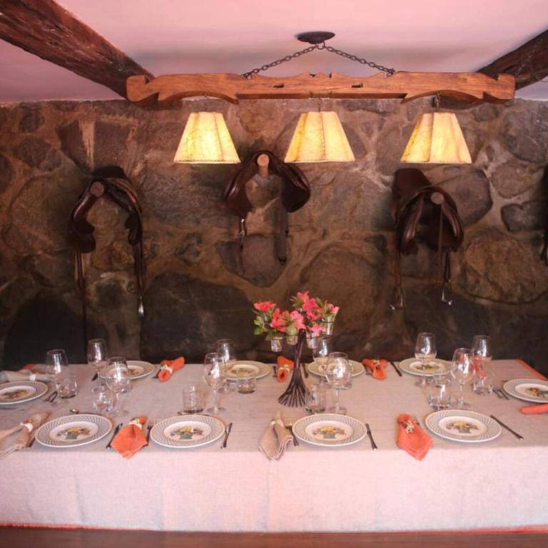 Charming 4BR Getaway with Pool BBQ & Clay Oven - Casa - 10