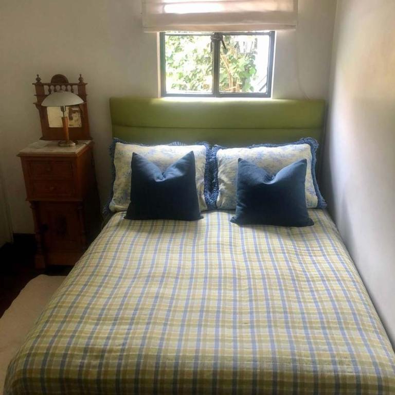 Charming 4BR Getaway with Pool BBQ & Clay Oven - Casa - 16