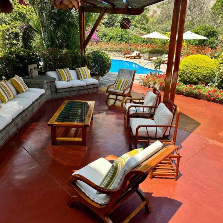 Charming 4BR Getaway with Pool BBQ & Clay Oven - Casa - 20