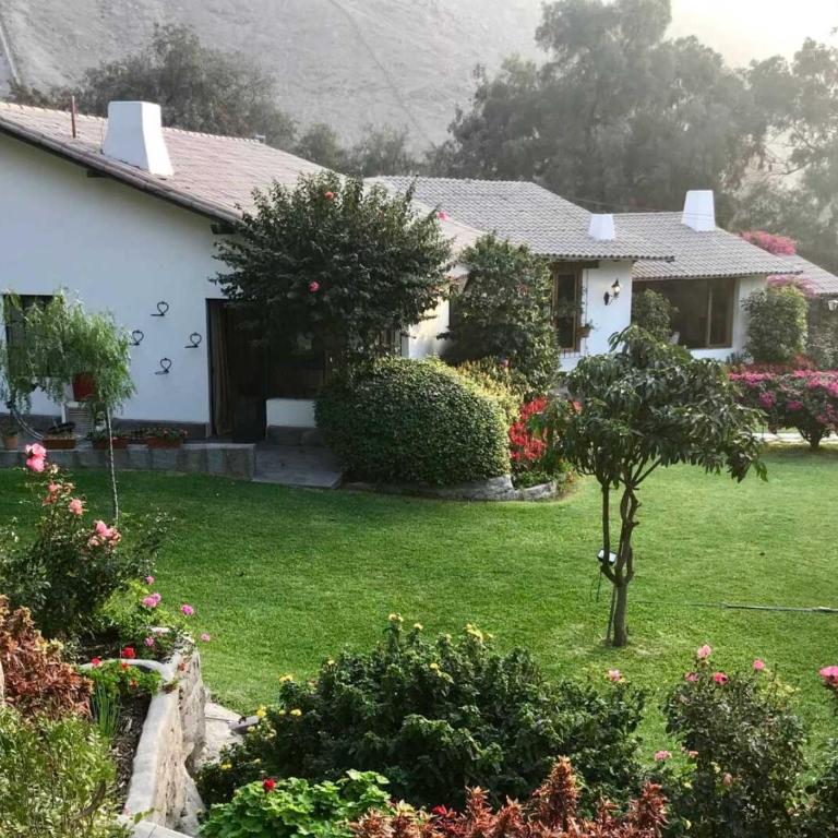 Charming 4BR Getaway with Pool BBQ & Clay Oven - Casa - 21