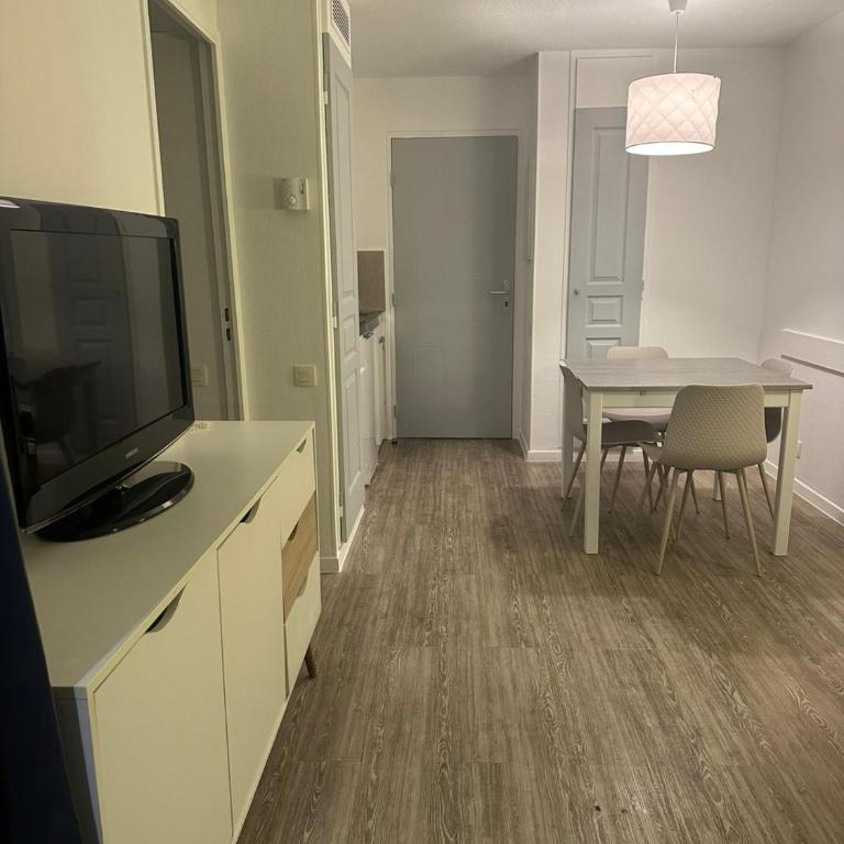 2 pieces avec piscine, 150m plage Cannes - Appartement 1 Chambre - 10