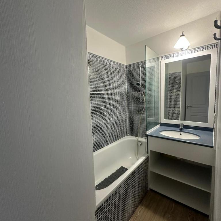 2 pieces avec piscine, 150m plage Cannes - Appartement 1 Chambre - 12