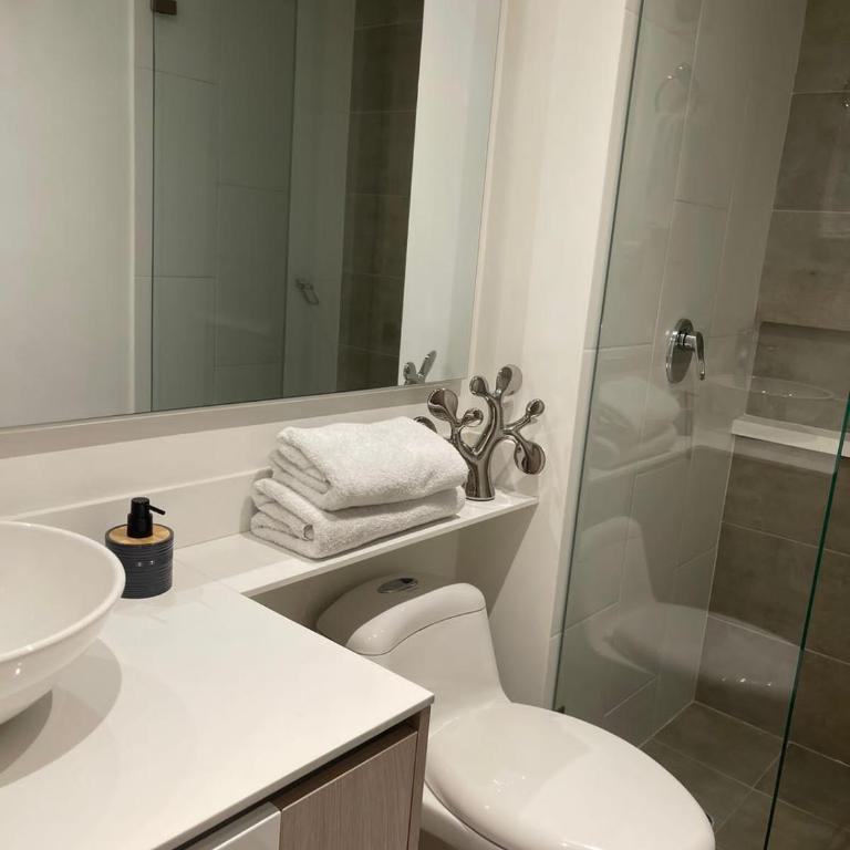 Modernos en Chapinero balcon terraza coworking gimnasio - One-Bedroom Apartment - 51