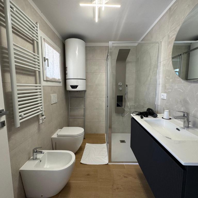 OTB ITALIA - Airport Rooms - Quadruple Room with Private Bathroom - 8