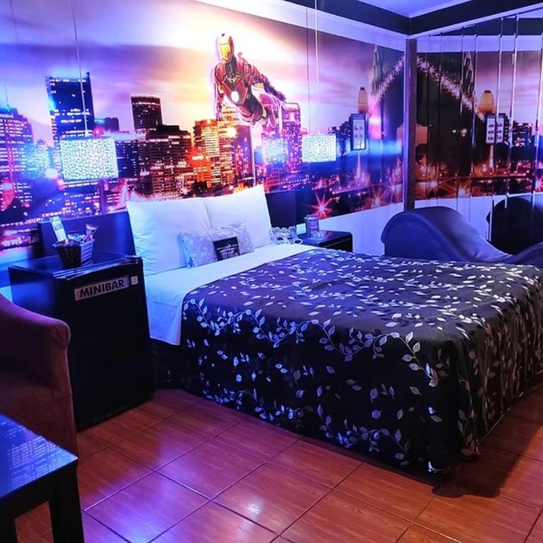 Hollywood Suites - Superior Suite - 3