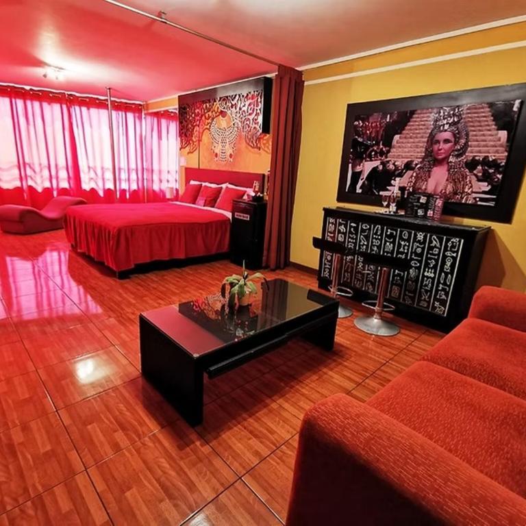 Hollywood Suites - Superior King Room - 2