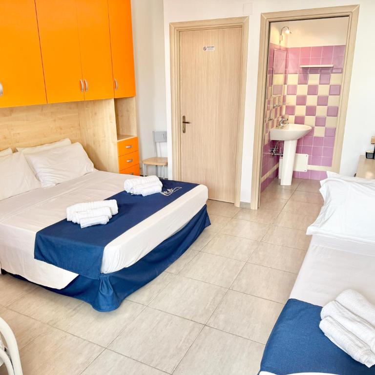 Leo Rooms & Sea - Camera Quadrupla con Bagno Privato - 24