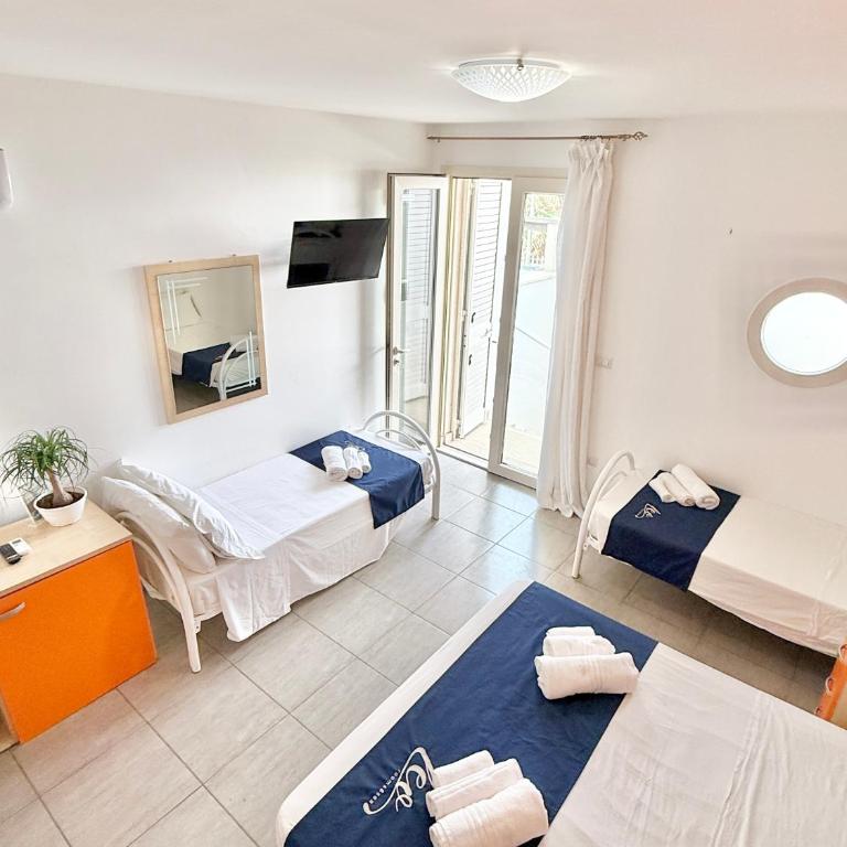Leo Rooms & Sea - Camera Quadrupla con Bagno Privato - 15