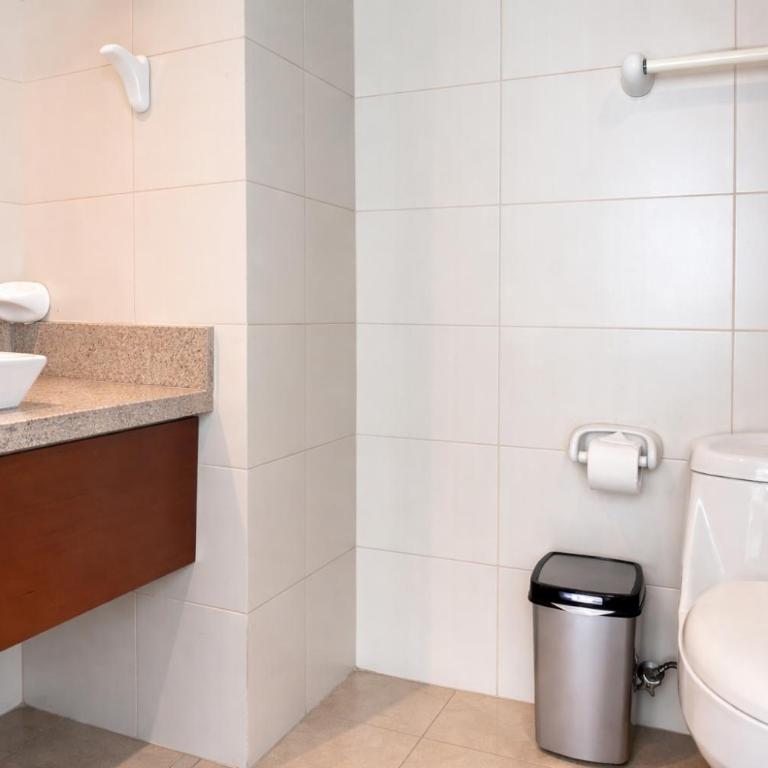 Lujoso depa con piscina, gym, jacuzzi frente a las peñas Guayaquil, Ecuador - Suite with River View - 15