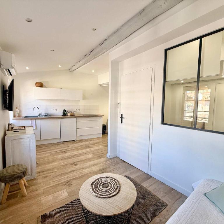B060 Bel appartement au Suquet proche plage et palais - Appartement - 7