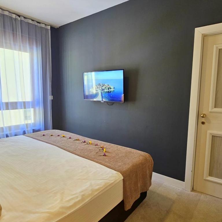 Azure Family Luxury Seaside Living Suites Rafailovici - Two-Bedroom Apartment - 10