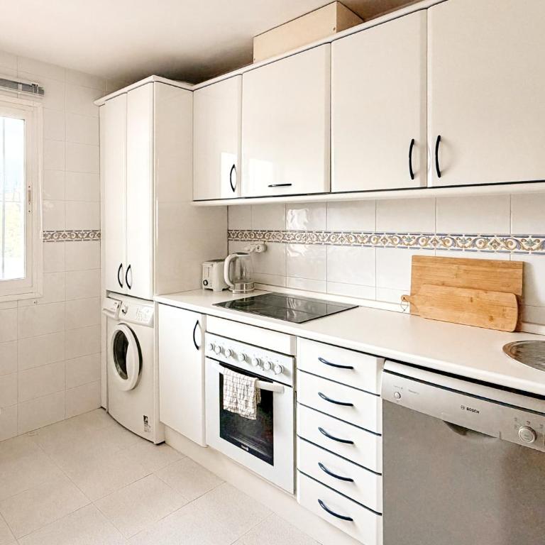 Costa del Sol Apt, Pool & Terrace & Beach Walk - Apartamento de 2 dormitorios - 18