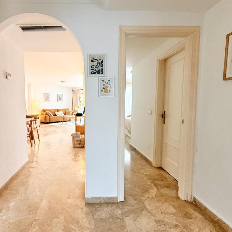 Costa del Sol Apt, Pool & Terrace & Beach Walk - Apartamento de 2 dormitorios - 9