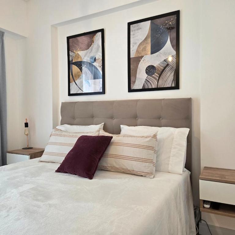 Modern Central location Studio with Rooftop Pool - One-Bedroom Apartment - 9