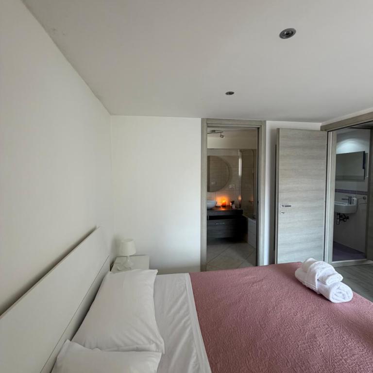 Luxury Rooftop Rome Near Metro A & the Vatican - One-Bedroom Apartment - 8