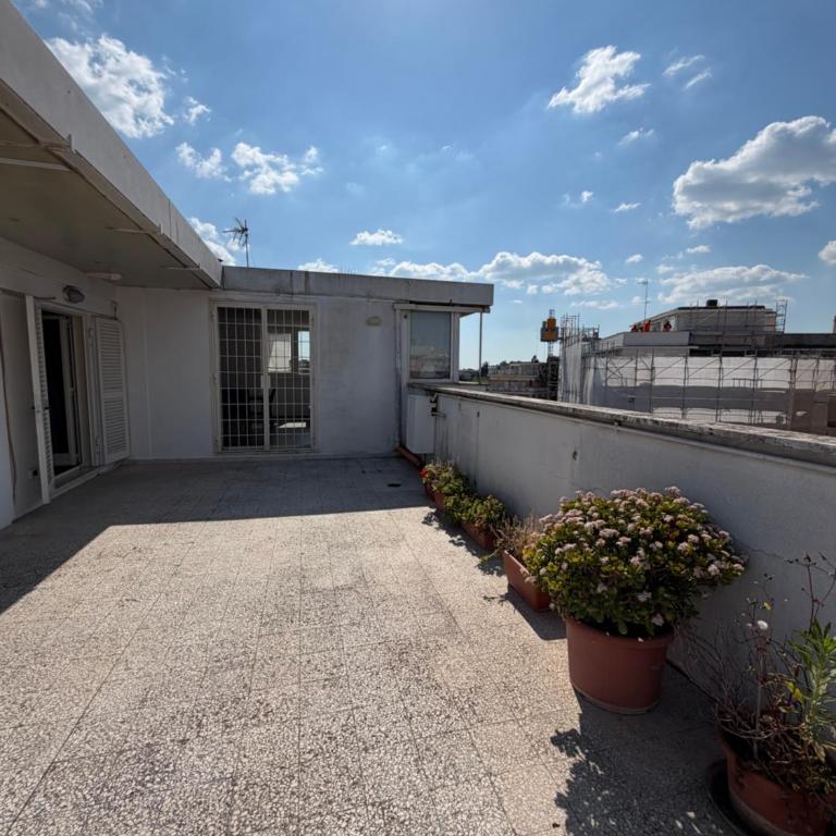 Luxury Rooftop Rome Near Metro A & the Vatican - One-Bedroom Apartment - 14