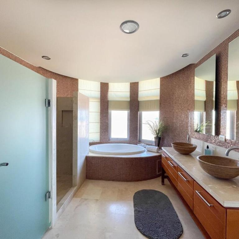 2BR Condo Infinity Pool & Serene Beach #601 - Apartment - 25
