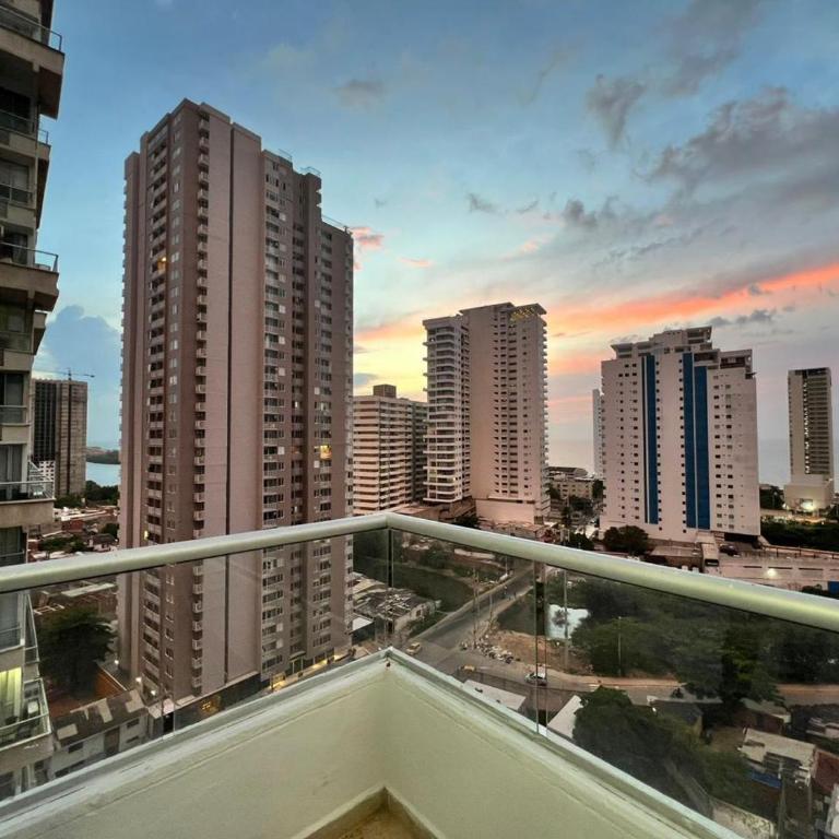 Nice Apartment with sea view - Three-Bedroom Apartment - 9