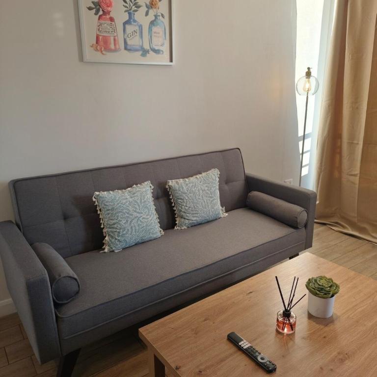 Moderno, acogedor departamento con estacionamiento - Two-Bedroom Apartment - 12
