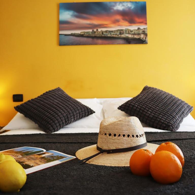 Fortuna Guest House - Charm & Relax rooms - Deluxe Double Room with Balcony - 12