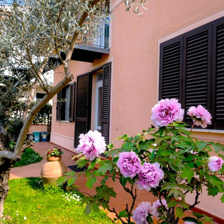Holiday Vibes - Three-Bedroom Apartment - 9