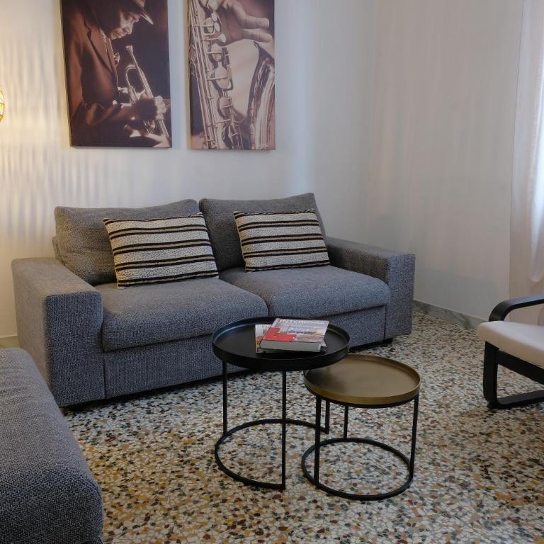 Holiday Vibes - Three-Bedroom Apartment - 12