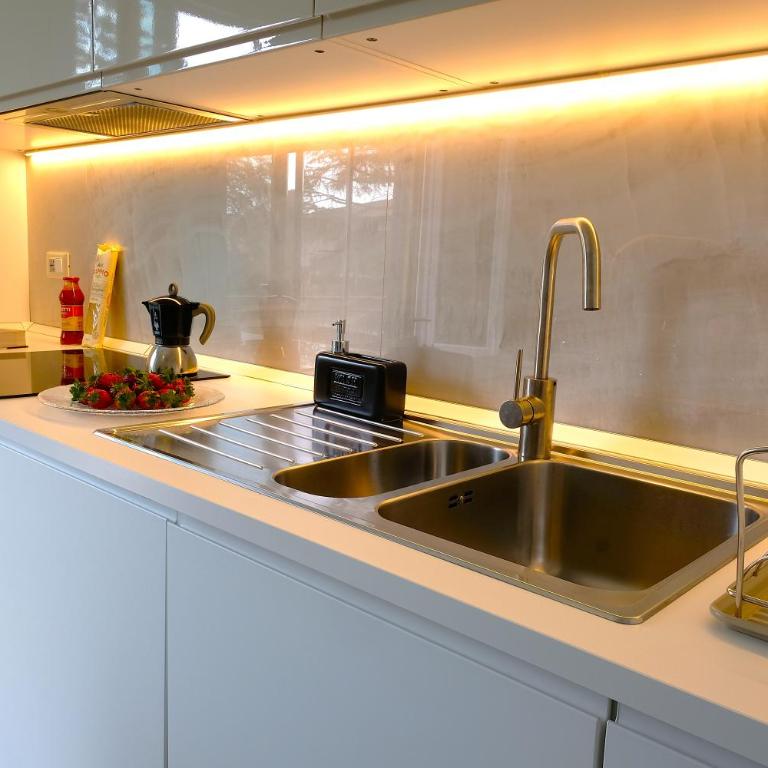 Holiday Vibes - Three-Bedroom Apartment - 7