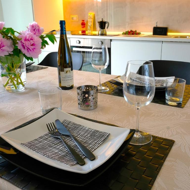 Holiday Vibes - Three-Bedroom Apartment - 3