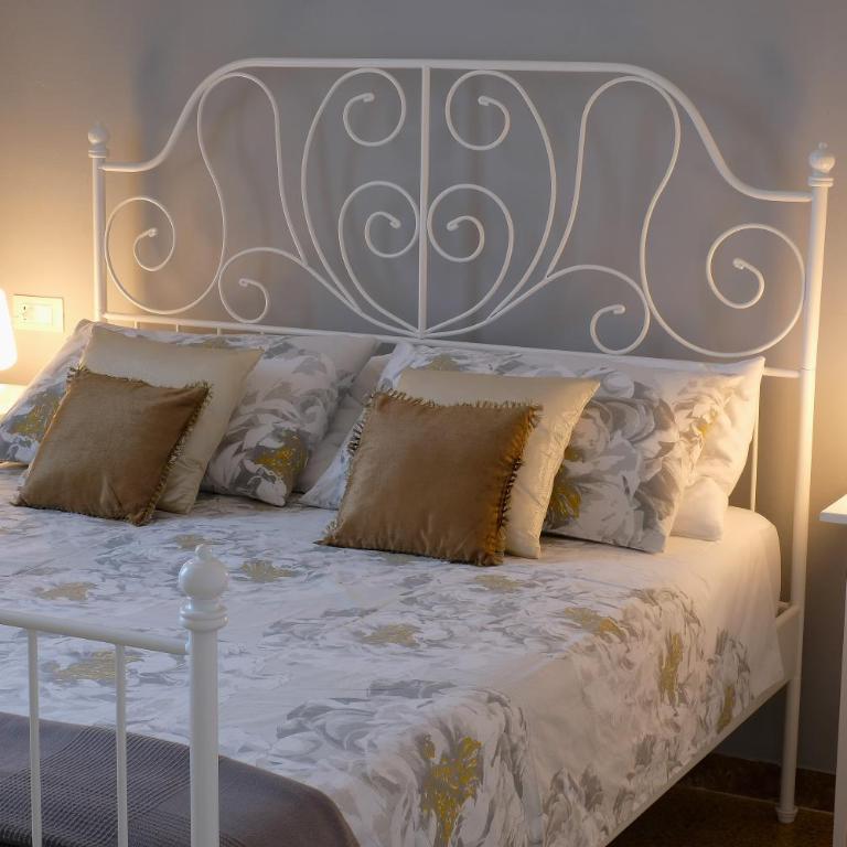 Holiday Vibes - Three-Bedroom Apartment - 15