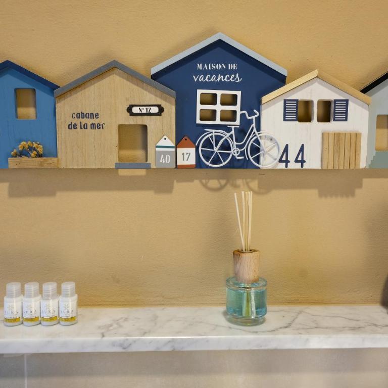 Holiday Vibes - Three-Bedroom Apartment - 21