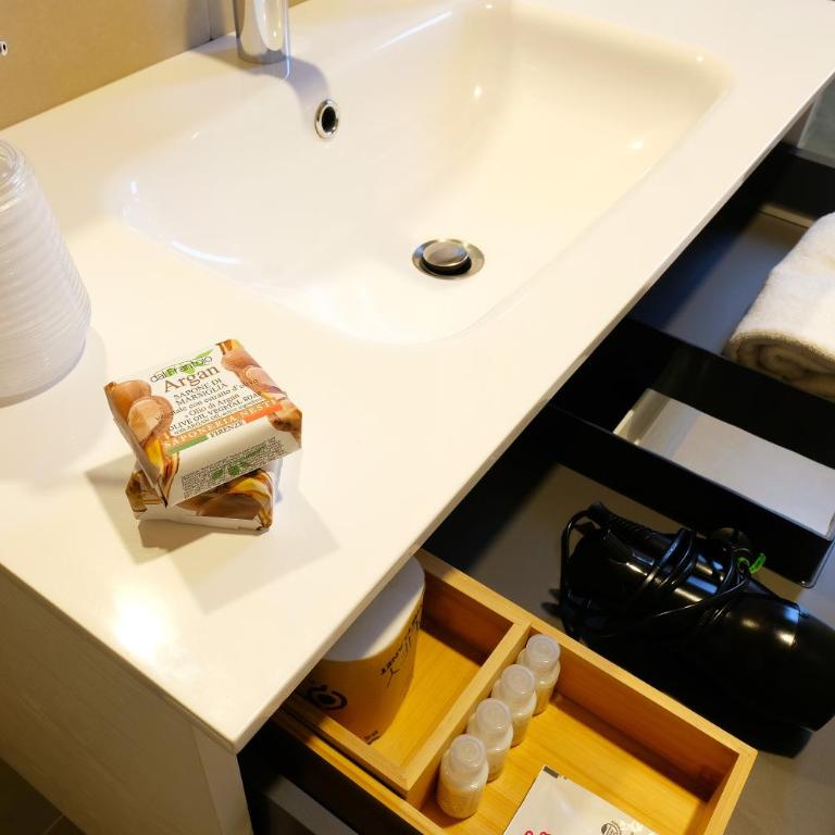 Holiday Vibes - Three-Bedroom Apartment - 8