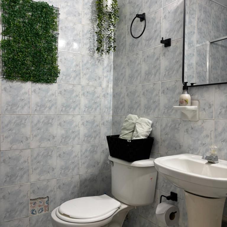 Studio 210A Cartagena Bocagrande Pool & 1 block from the beach - One-Bedroom Apartment - 3