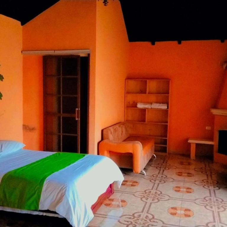 Las Orquídeas Runtun Lodge - Family Room with Private Bathroom - 3