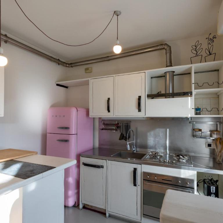 Bright Navigli Apartment with Canal view - Apartment - 7