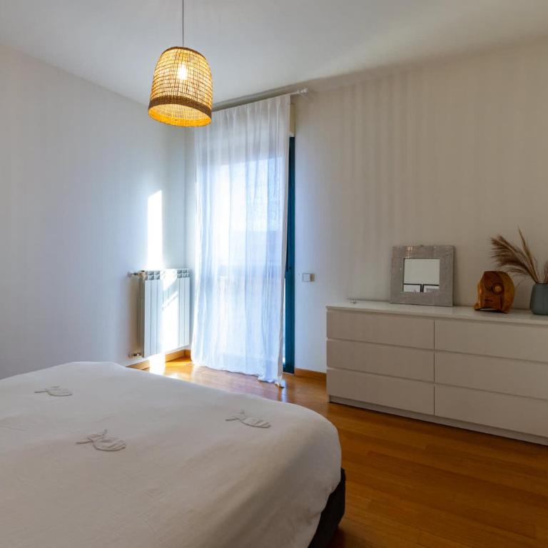 Bright Navigli Apartment with Canal view - Apartment - 14