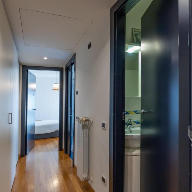 Bright Navigli Apartment with Canal view - Apartment - 18