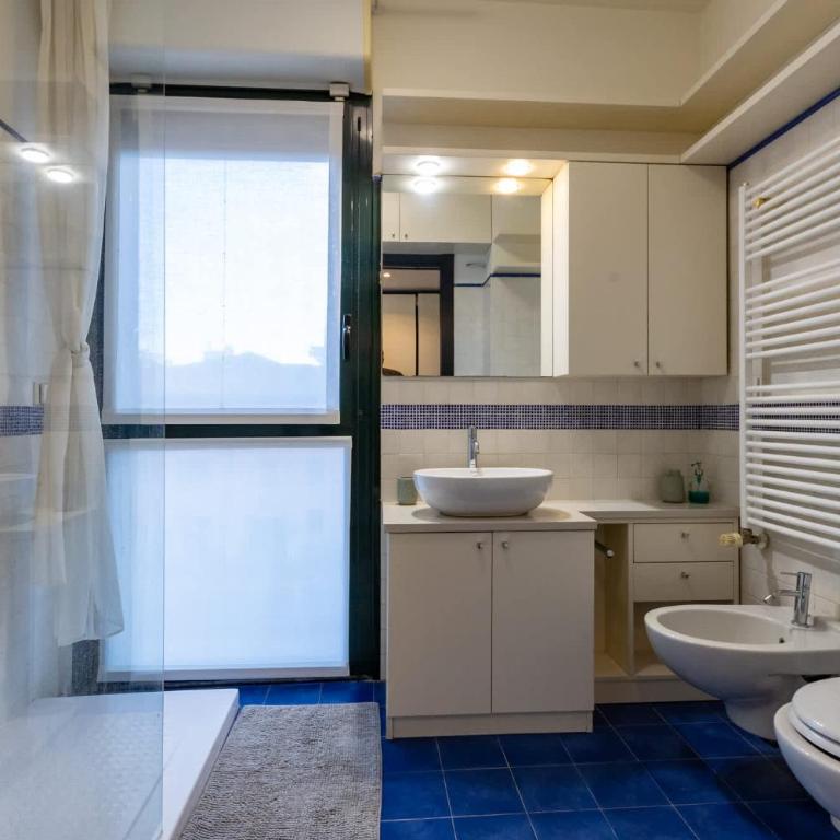 Bright Navigli Apartment with Canal view - Apartment - 21