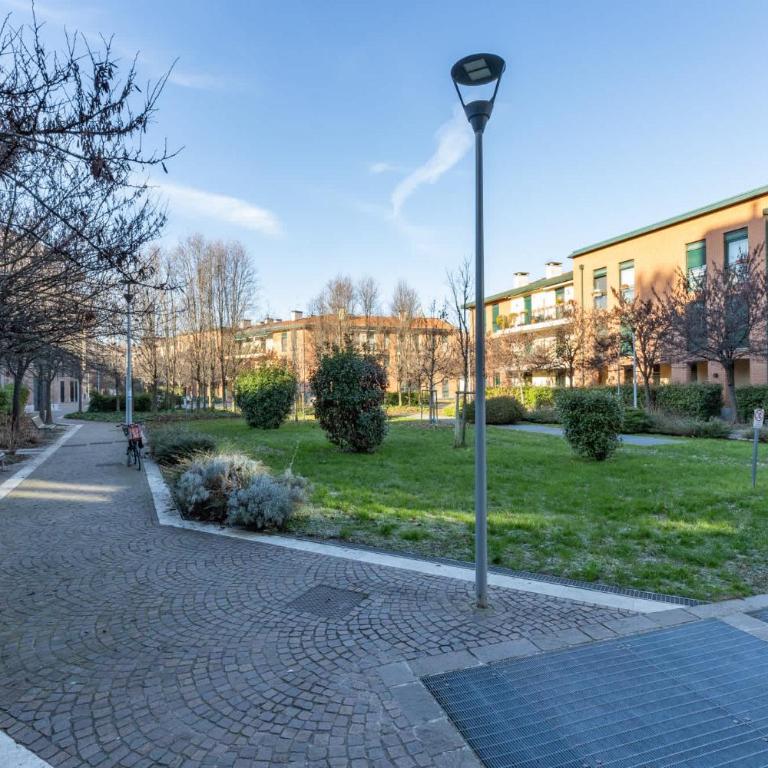 Bright Navigli Apartment with Canal view - Apartment - 24