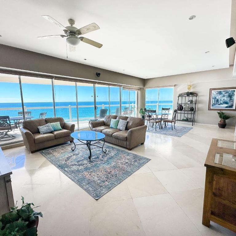 10th Floor Condo with Stunning Views Tranquil - Apartment - 1