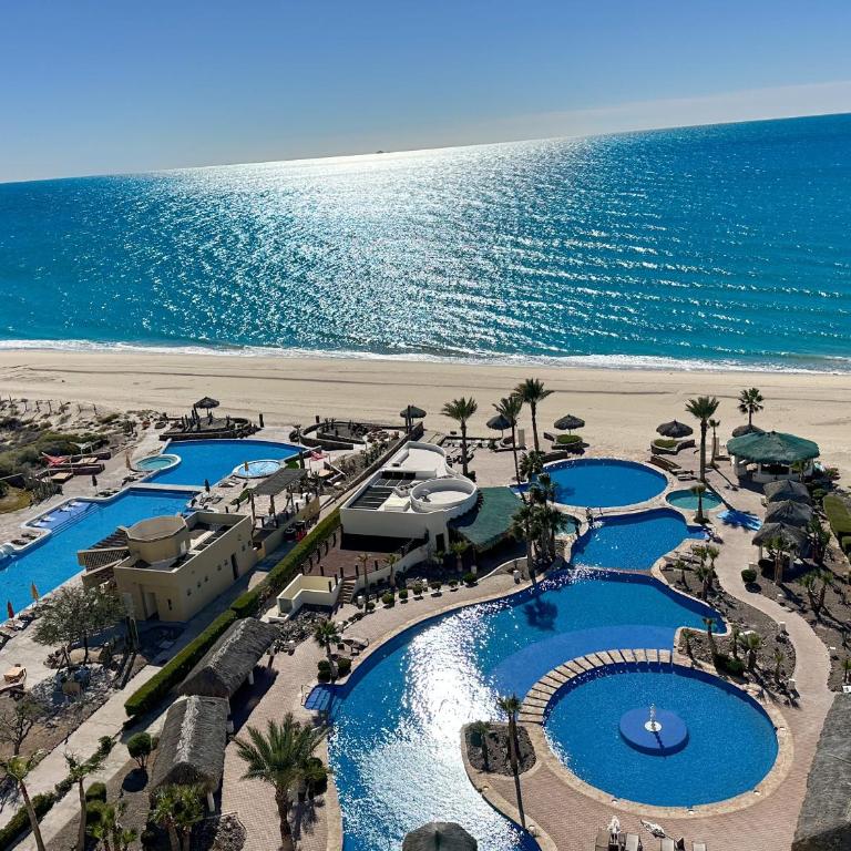 10th Floor Condo with Stunning Views Tranquil - Apartment - 4