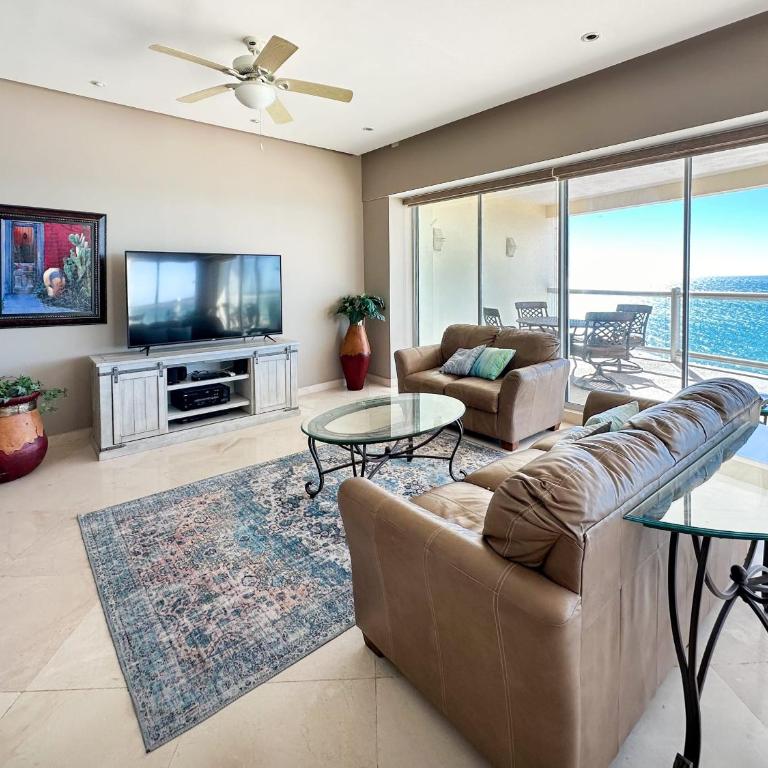 10th Floor Condo with Stunning Views Tranquil - Apartment - 6