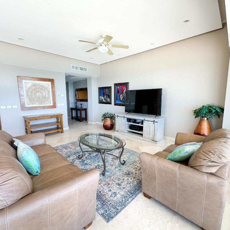 10th Floor Condo with Stunning Views Tranquil - Apartment - 8