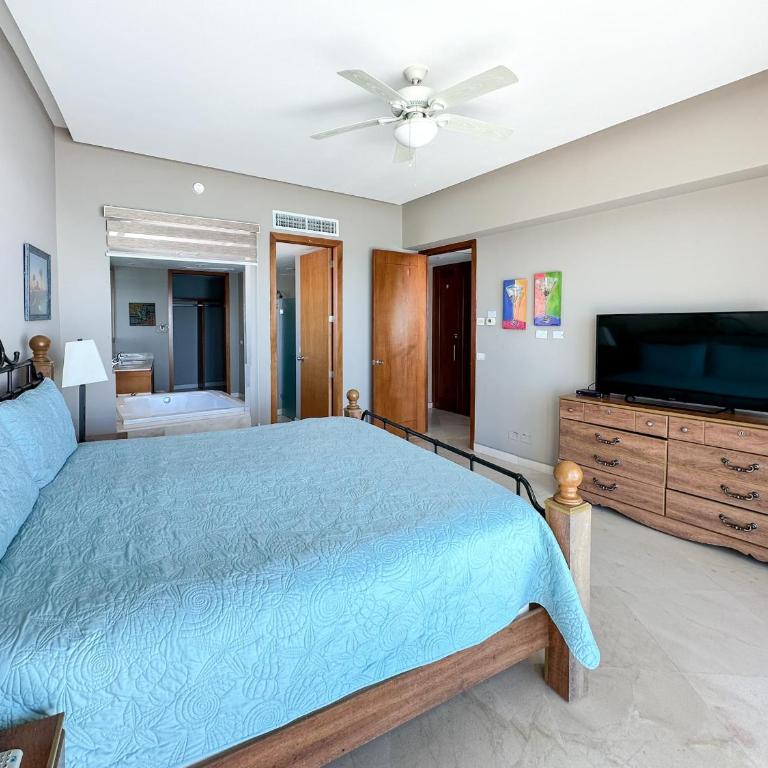 10th Floor Condo with Stunning Views Tranquil - Apartment - 22