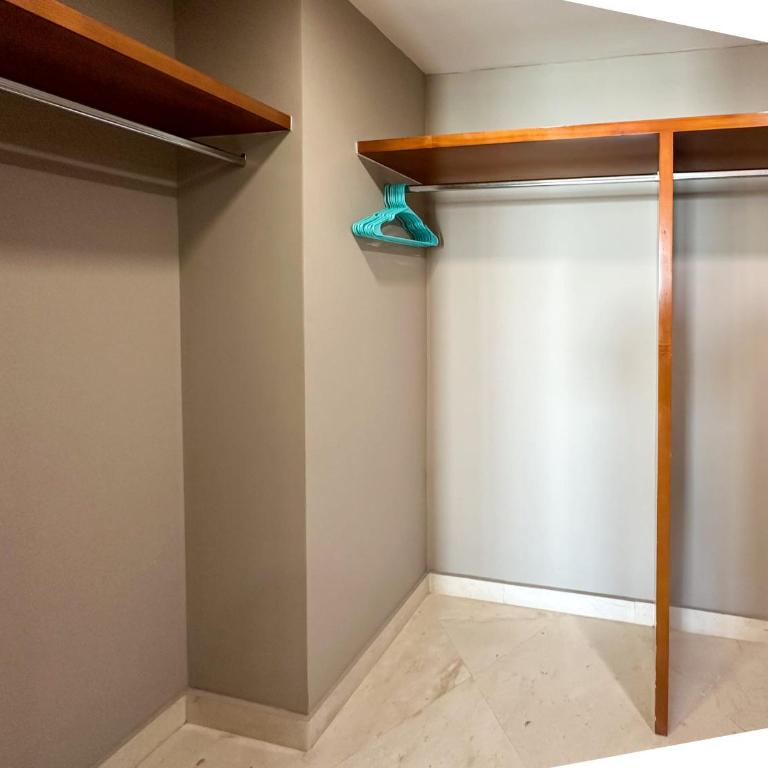 10th Floor Condo with Stunning Views Tranquil - Apartment - 27