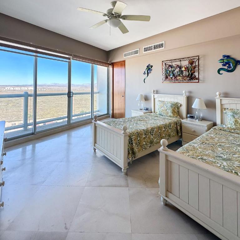 10th Floor Condo with Stunning Views Tranquil - Apartment - 28